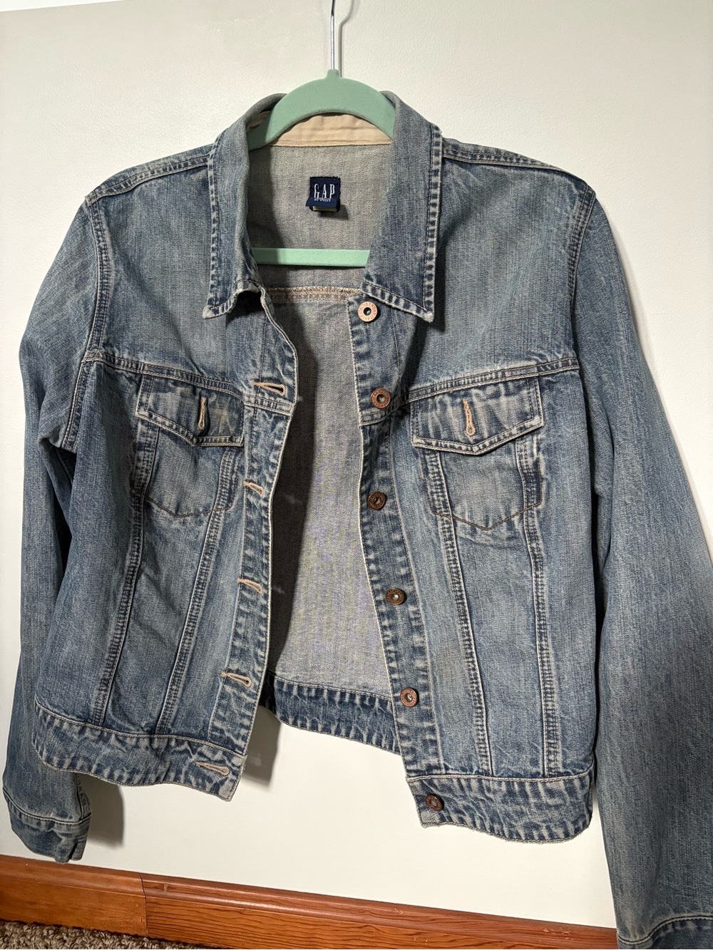 Vintage GAP Women's Classic Light Blue Denim Jacket